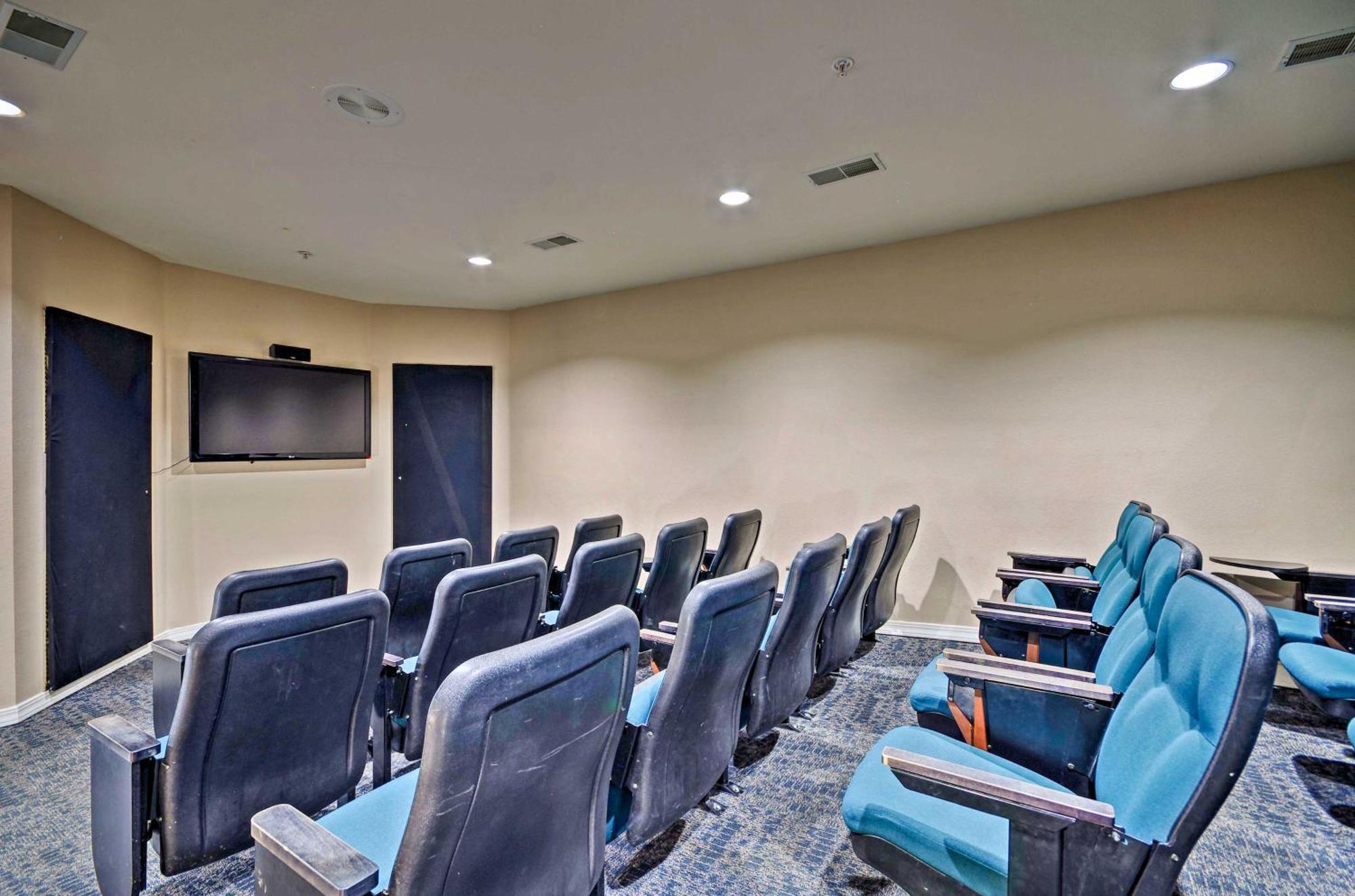 Ground-Floor Branson Condo With Community Perks ภายนอก รูปภาพ